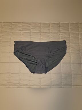 NWOT-Free Country-Classic Solid Swim Bottoms in Slate Gray
